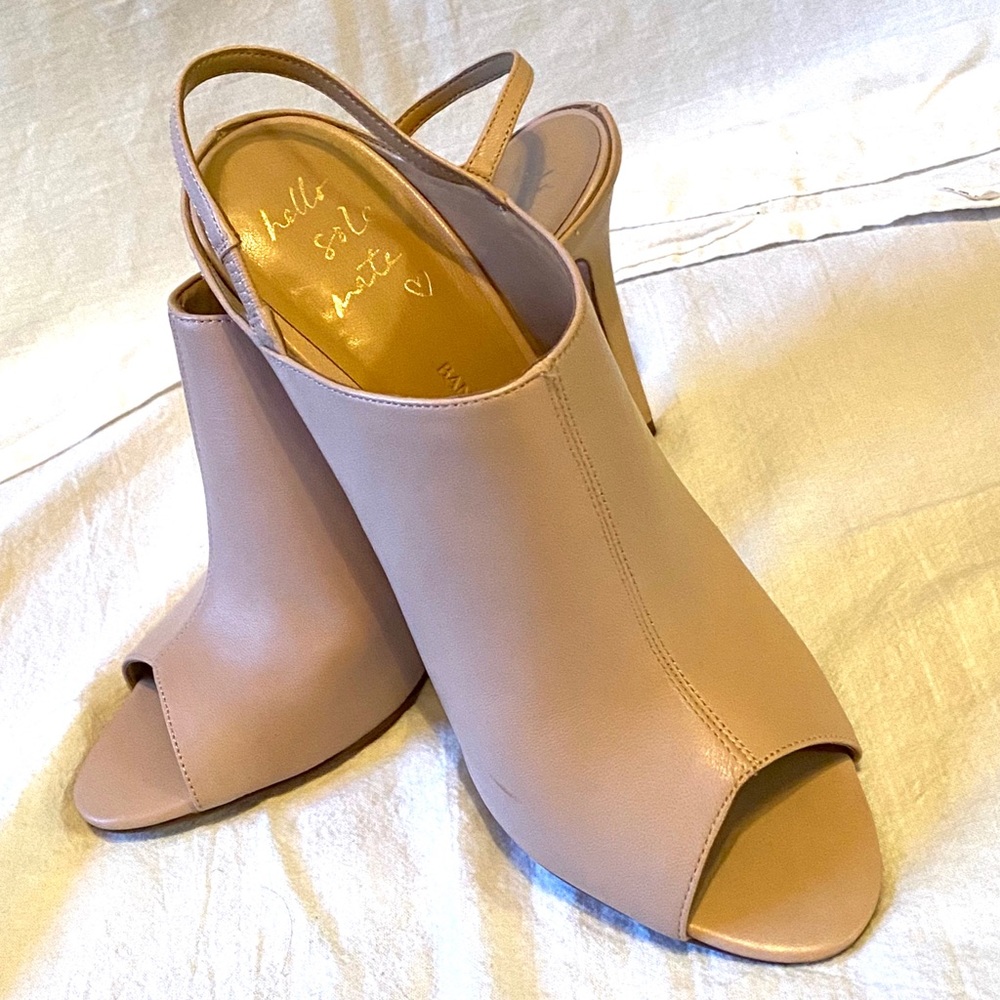 Genuine Leather! Banana Republic Blush Heels - Picture 2 of 4
